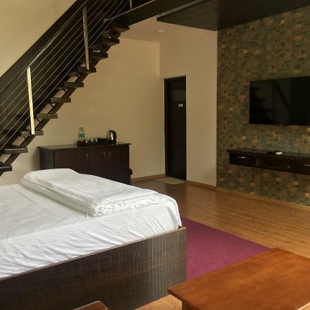 Silvertip Cafe & Homestay Kotagiri Buitenkant foto