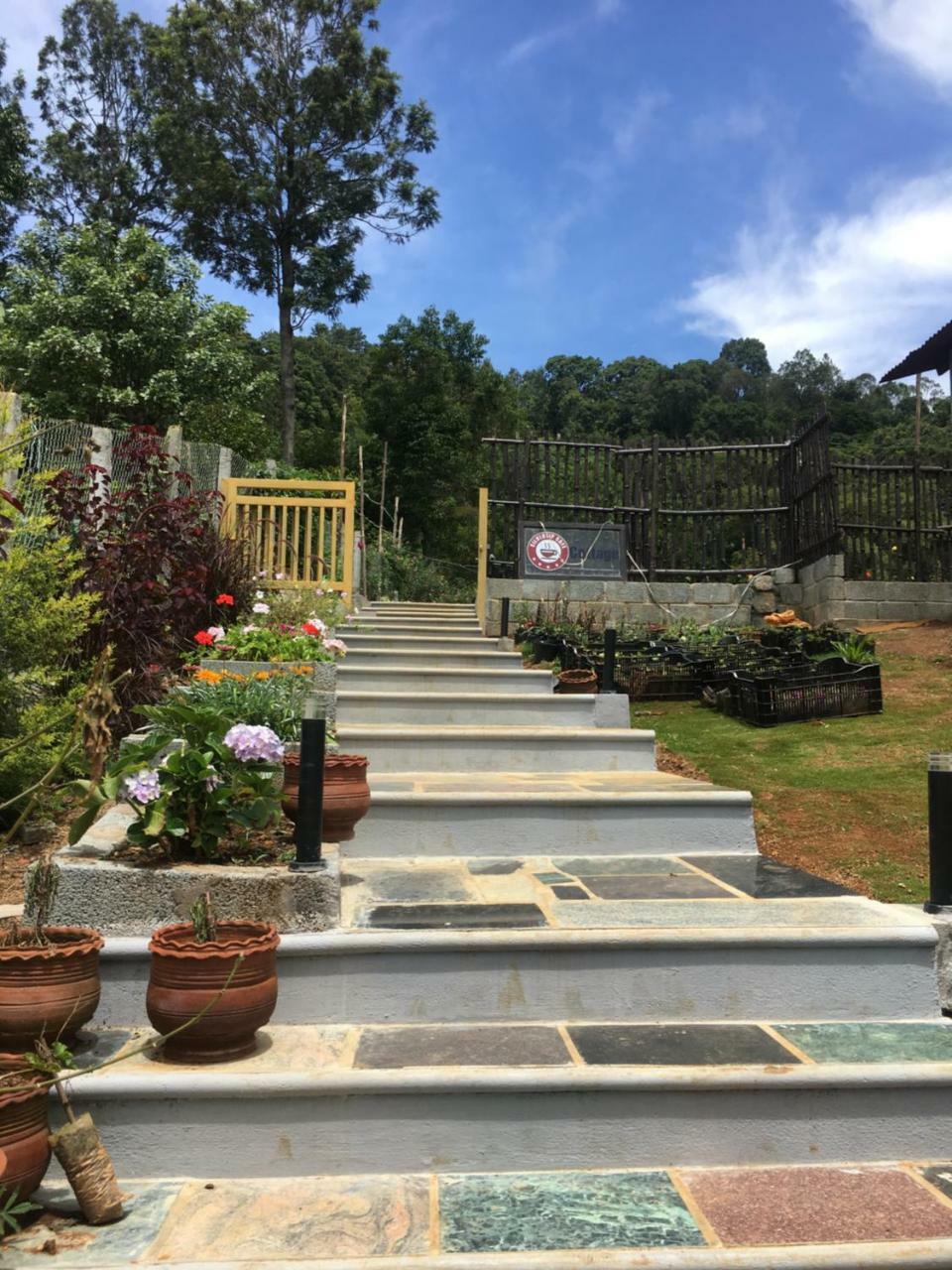 Silvertip Cafe & Homestay Kotagiri Buitenkant foto