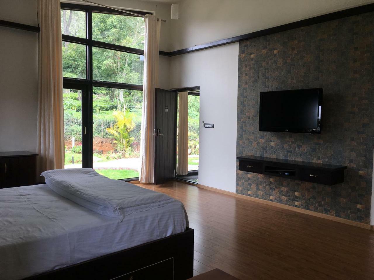 Silvertip Cafe & Homestay Kotagiri Buitenkant foto