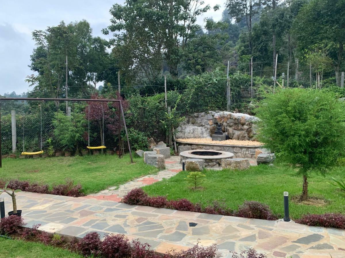 Silvertip Cafe & Homestay Kotagiri Buitenkant foto
